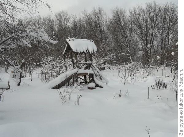 Ребенок на даче - особые условия обитания. Горка и домик